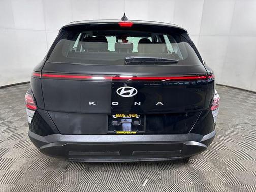 2025 Hyundai KONA SE
