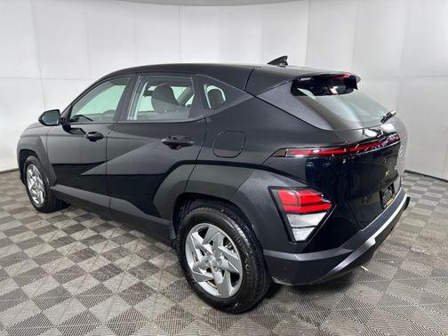 2025 Hyundai KONA SE