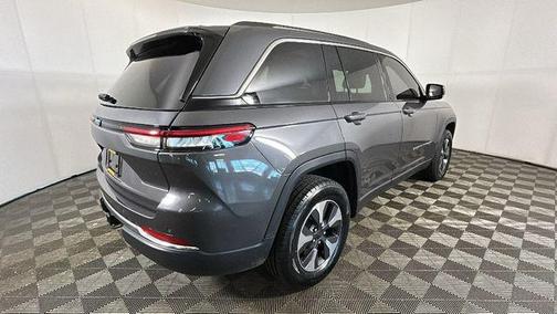 Baltic Gray Metallic Clearcoat 2022 Jeep Grand Cherokee 4xe Base