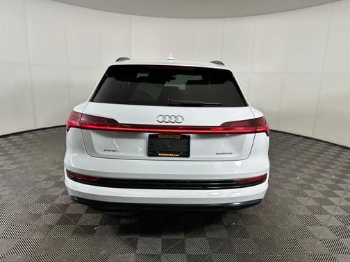 2022 Audi e-tron Premium