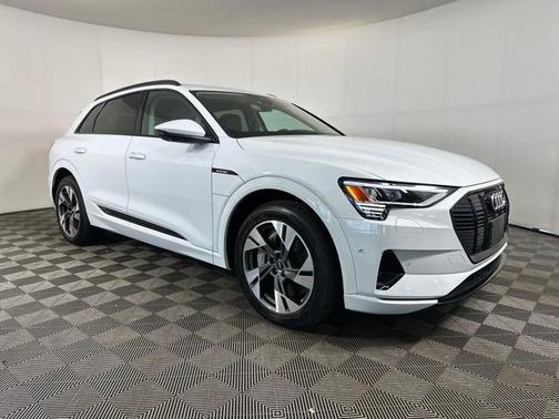 2022 Audi e-tron Premium
