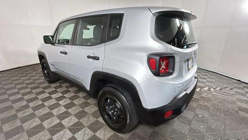 Glacier Metallic Clearcoat 2021 Jeep Renegade Sport