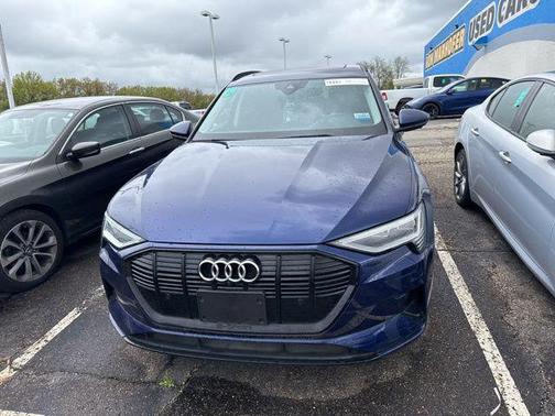 2021 Audi e-tron Premium Plus