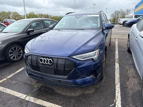 2021 Audi e-tron Premium Plus