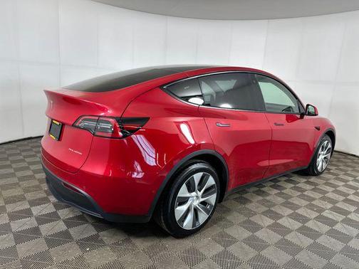 2022 Tesla Model Y Long Range Dual Motor All-Wheel Drive