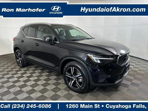2025 Volvo XC40 B5 Core Bright Theme