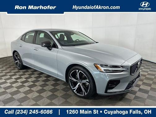 2024 Volvo S60 B5 Plus Dark Theme