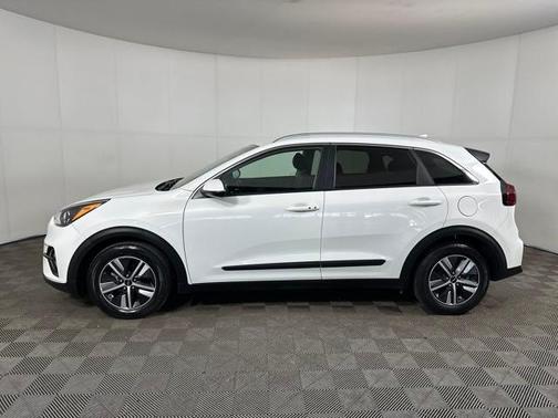 2022 Kia Niro LXS