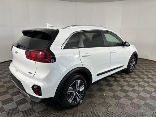 2022 Kia Niro LXS