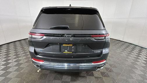 Baltic Gray Metallic Clearcoat 2023 Jeep Grand Cherokee 4xe Overland