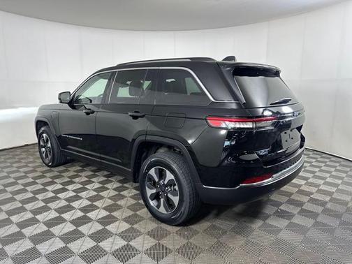 2022 Jeep Grand Cherokee 4xe Base