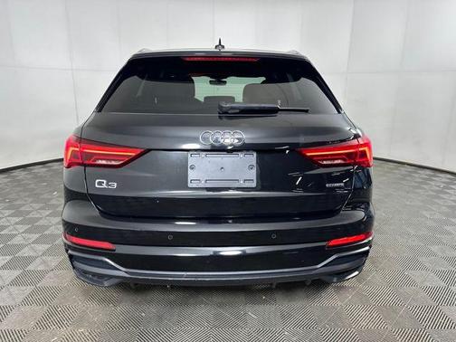 2022 Audi Q3 45 S line Premium