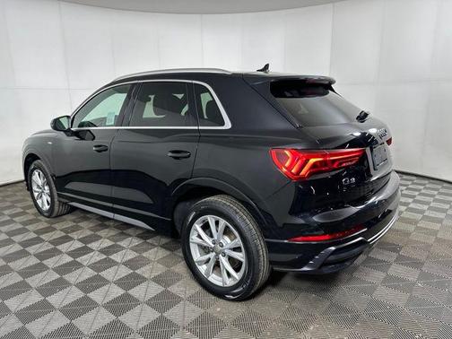 2022 Audi Q3 45 S line Premium