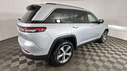 Silver Zynith 2024 Jeep Grand Cherokee 4xe Base