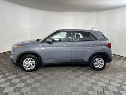 2023 Hyundai VENUE SE