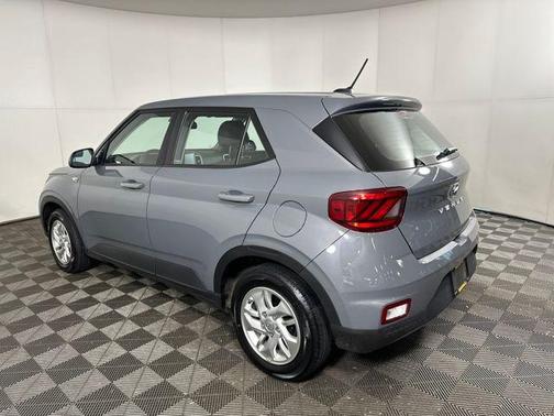 2023 Hyundai VENUE SE