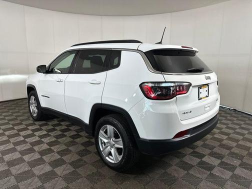 Bright White Clearcoat 2022 Jeep Compass Latitude