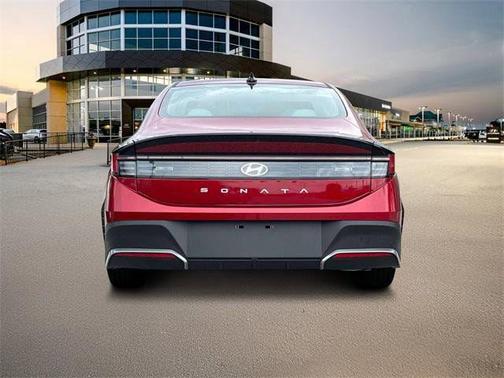 2025 Hyundai SONATA SE