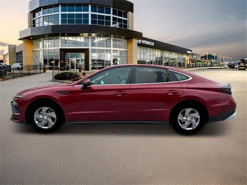 2025 Hyundai SONATA SE