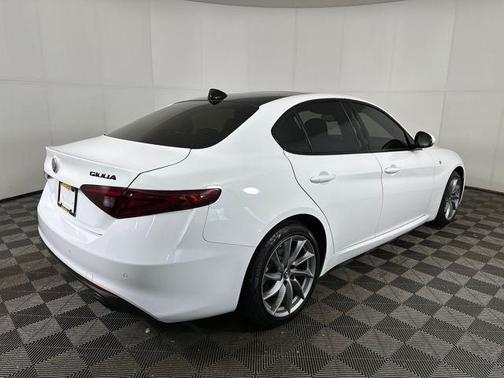 2022 Alfa Romeo Giulia Ti