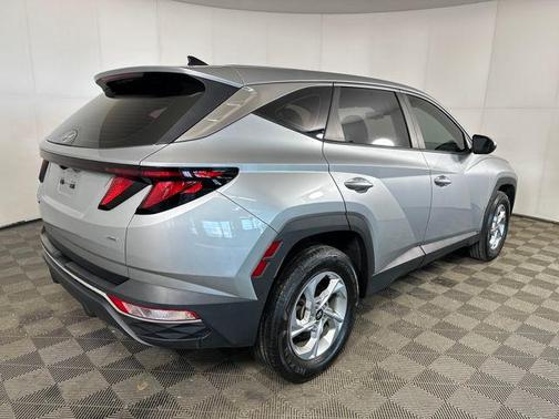 2024 Hyundai TUCSON SE