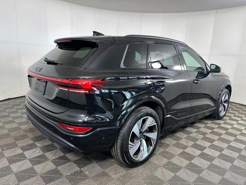 2025 Audi Q6 e-tron Premium Plus quattro
