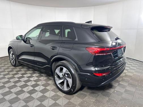 2025 Audi Q6 e-tron Premium Plus quattro