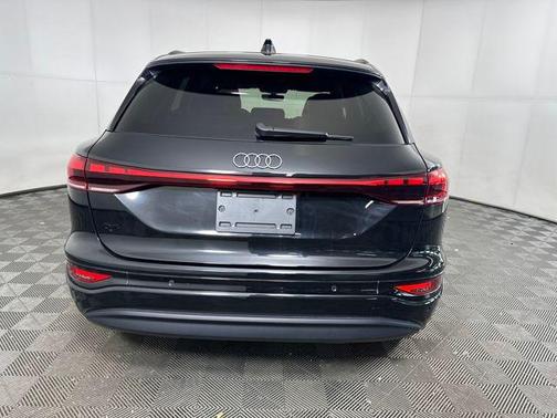 2025 Audi Q6 e-tron Premium Plus quattro