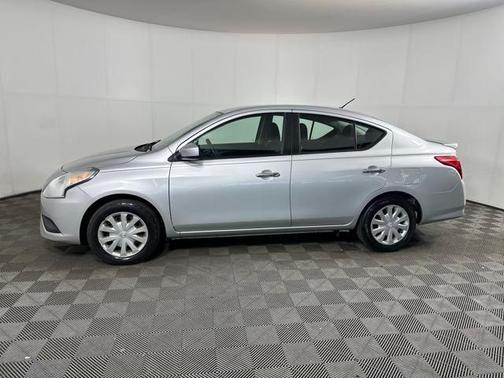 2015 Nissan Versa 1.6 SV