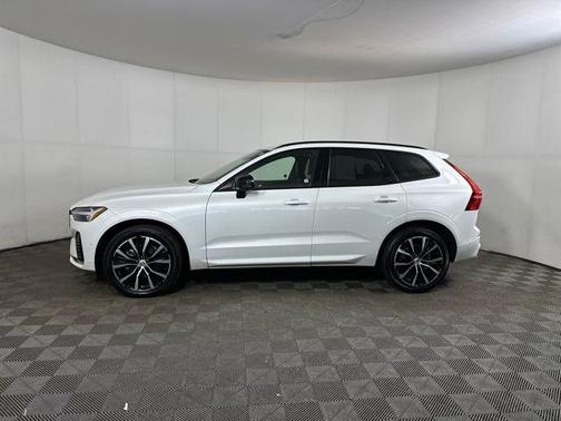 2025 Volvo XC60 B5 Plus