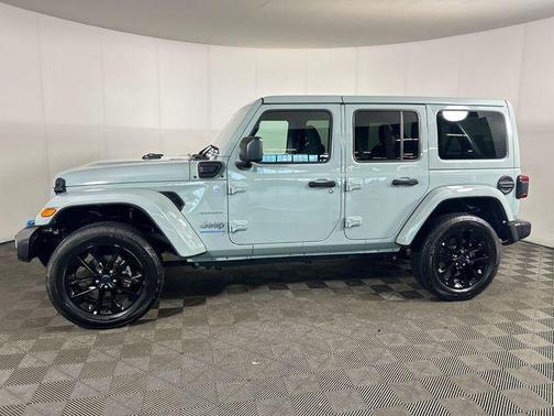 Earl Clearcoat 2024 Jeep Wrangler 4xe Sahara