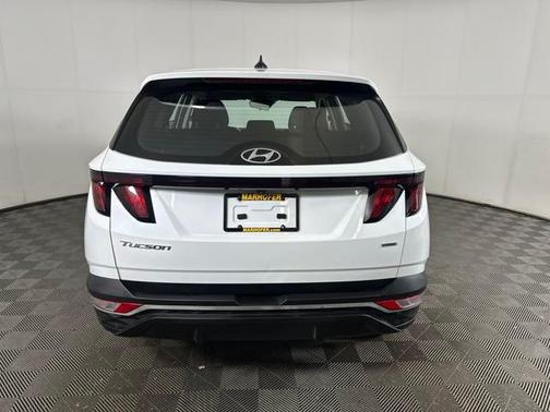 2022 Hyundai TUCSON SE