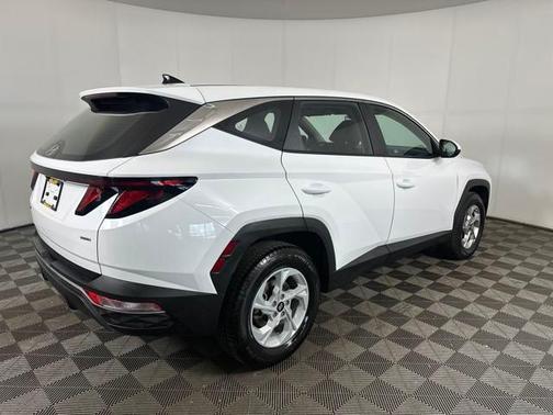 2022 Hyundai TUCSON SE