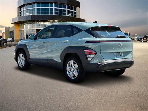 2025 Hyundai KONA SE