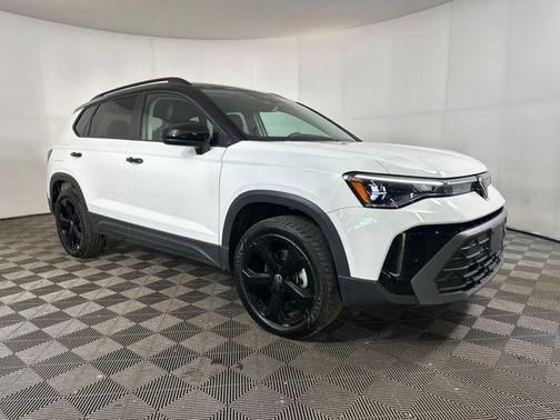 2025 Volkswagen Taos 1.5T SE Black