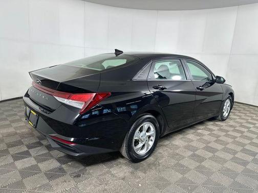 2023 Hyundai ELANTRA SE