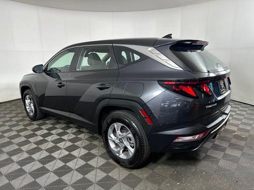 2022 Hyundai TUCSON SE