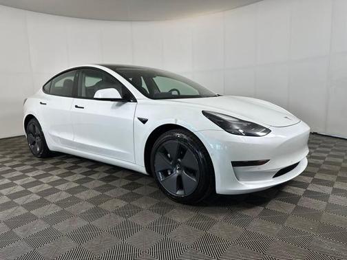 2022 Tesla Model 3 Standard Range