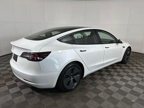 2022 Tesla Model 3 Standard Range
