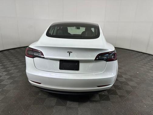 2022 Tesla Model 3 Standard Range