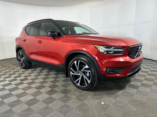 2021 Volvo XC40 T5 R-Design