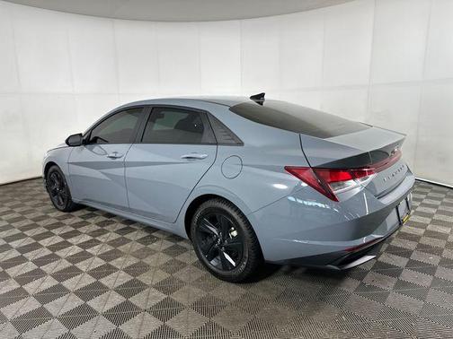 Electric Shadow 2022 Hyundai ELANTRA SEL