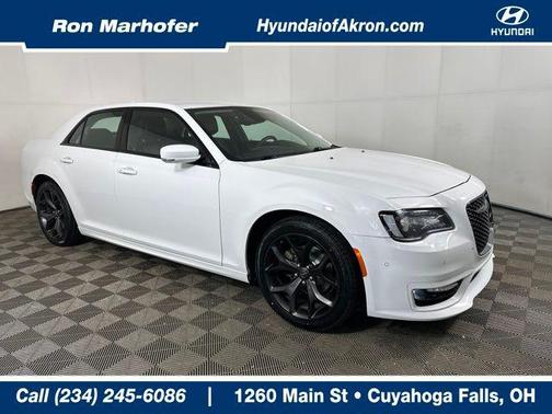 2022 Chrysler 300 Touring
