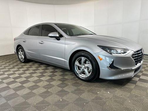 2023 Hyundai SONATA SE