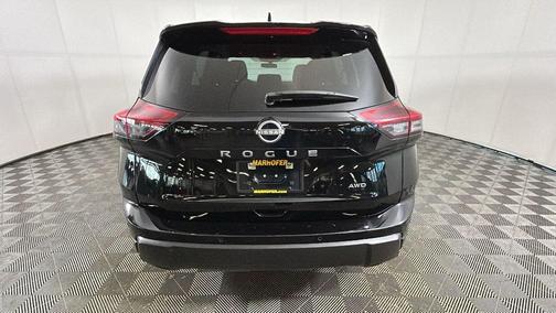 Super Black 2025 Nissan Rogue SV