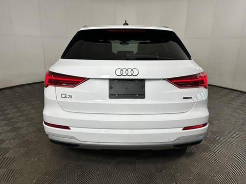 White 2020 Audi Q3 45 Premium