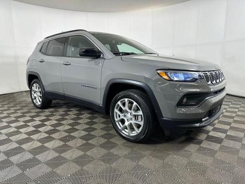 Sting-Gray Clearcoat 2023 Jeep Compass Latitude Lux