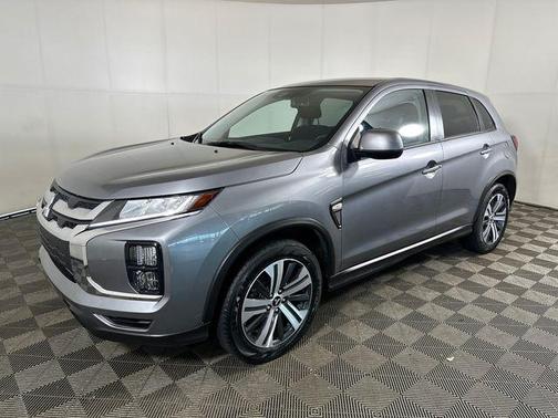 Mercury Gray Metallic 2025 Mitsubishi Outlander Sport 2.0 ES