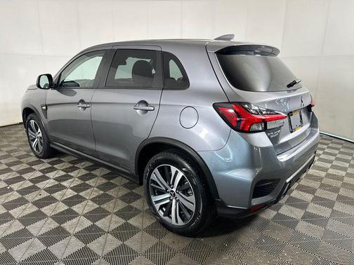 Mercury Gray Metallic 2025 Mitsubishi Outlander Sport 2.0 ES