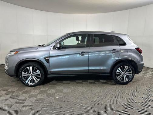 Mercury Gray Metallic 2025 Mitsubishi Outlander Sport 2.0 ES